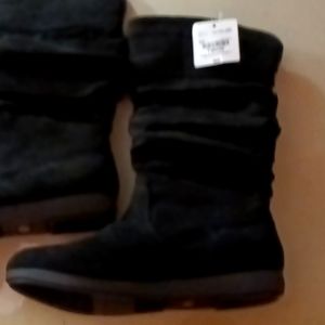 St John's bay boots 7medium